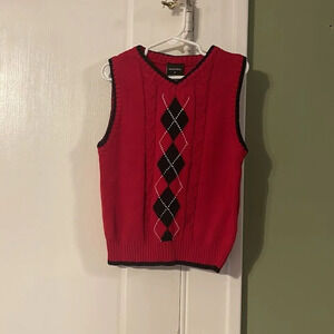 3/$12 Kids cable knit sweater vest bundle 3 $7.00 items🎉